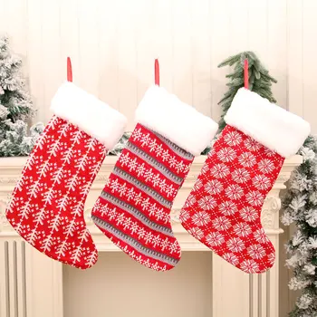 Minunat Model de Broderie Ciorapi de Crăciun pentru Familia Semineu Clasic Decoratiuni Agățat Ornament de Craciun Petrecere de Vacanță